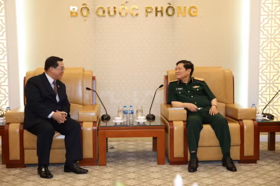 Le Vietnam et les Philippines renforcent leurs relations en matière de défense ảnh 1