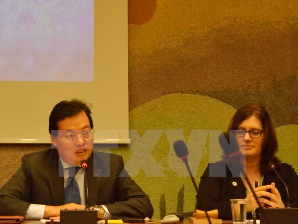 Colloque sur la gestion des risques inhérents aux munitions non explosées à Genève ảnh 1