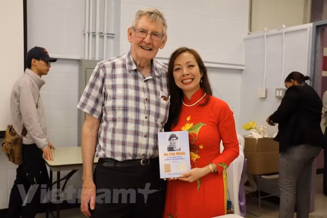 Parution d’un nouveau livre sur le Président Ho Chi Minh au Canada ảnh 2 Parution d’un nouveau livre sur le Président Ho Chi Minh au Canada ảnh 2