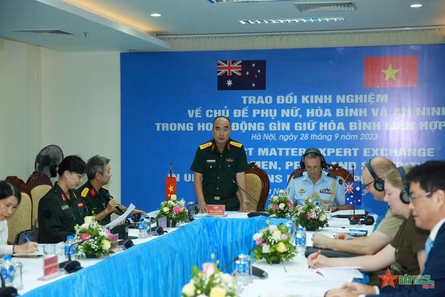 Aider les femmes à maximiser leur potentiel dans les activités de maintien de la paix ảnh 1