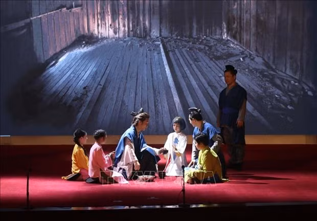 Représentation de l'opéra "Princesse Anio" à Hung Yen ảnh 1