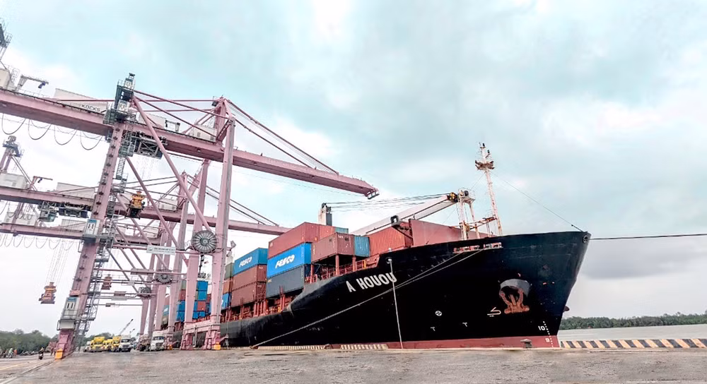 Le russe FESCO lance une route de transport intermodal via le Vietnam ảnh 1