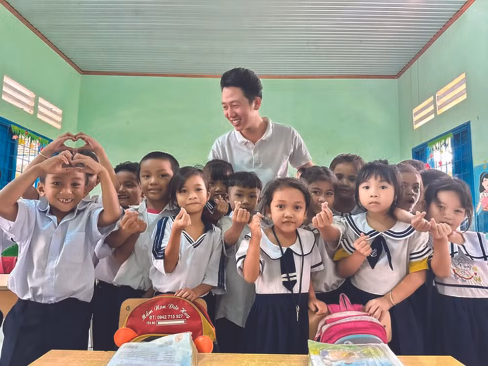 Dévouement d’un jeune professeur d’art en milieu rural ảnh 1
