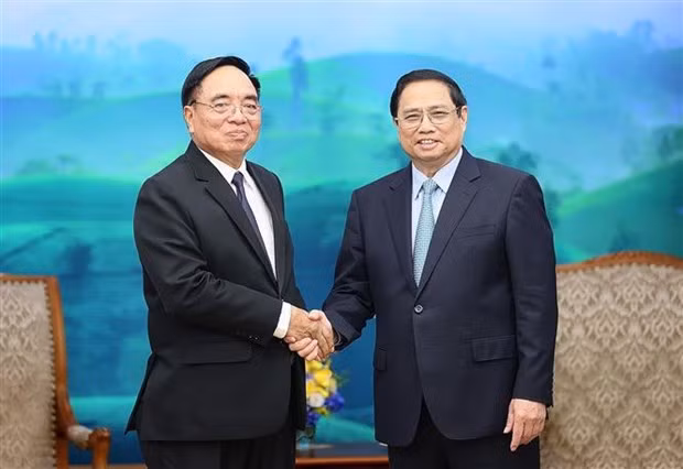 Le PM Pham Minh Chinh reçoit le ministre lao du Plan et de l'Investissement ảnh 1