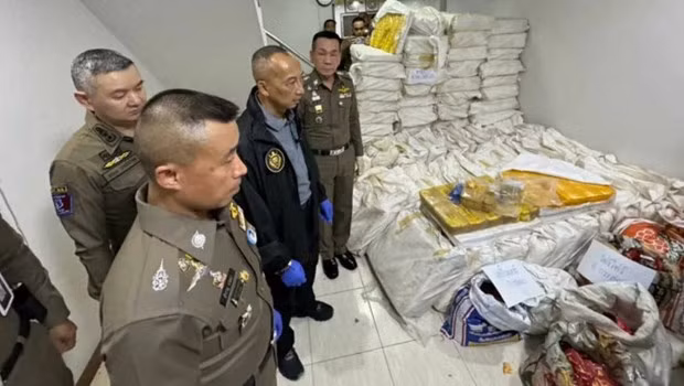 La police thaïlandaise saisit des drogues d'une valeur de 8 millions de dollars ảnh 1