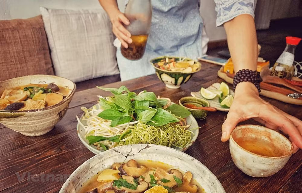 La cuisine vietnamienne contribue à dynamiser le tourisme ảnh 2