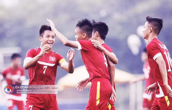 L’équipe vietnamienne à l’entraînement pour le Championnat d’Asie du Sud-Est 2016 ảnh 1