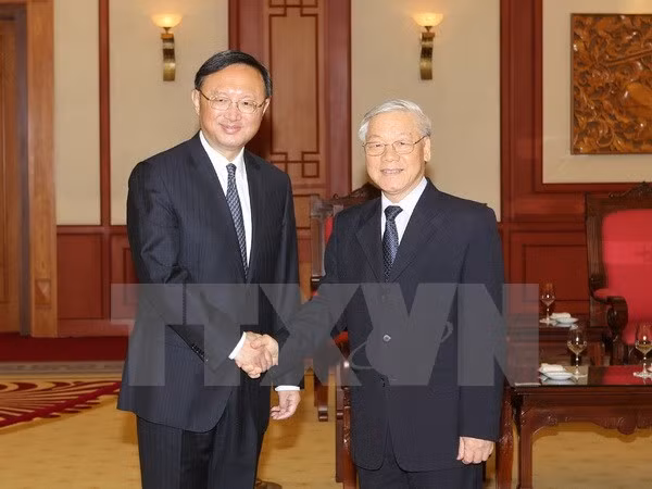 Des dirigeants vietnamiens rencontrent le conseiller d'Etat chinois Yang Jiechi ảnh 1