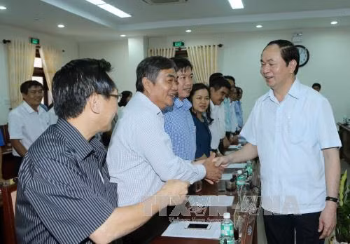 Le chef de l’Etat en visite de travail à Phu Yen ảnh 1
