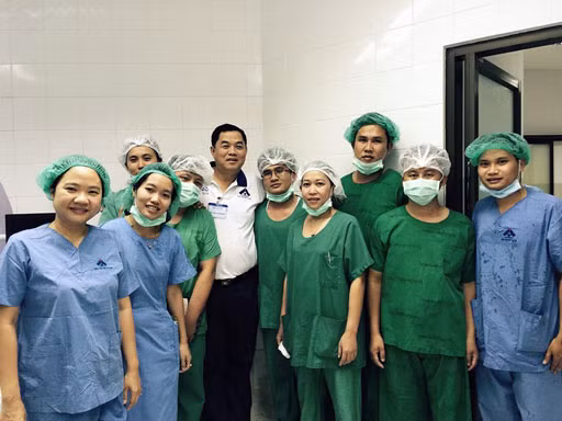 Les médecins vietnamiens au chevet des patients démunis au Laos ảnh 5 Les médecins vietnamiens au chevet des patients démunis au Laos ảnh 5