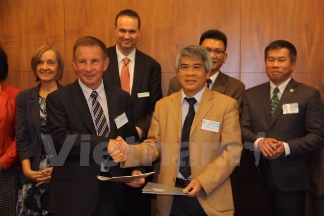 Coopération vietnamo-australienne dans la formation aux sciences et technologies ảnh 1