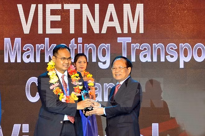 Ouverture de la 11e Foire internationale du Tourisme de Hô Chi Minh-Ville 2015 ảnh 1