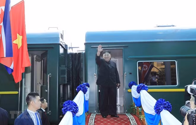 Le président Kim Jong-un termine sa visite au Vietnam par Lang Son ảnh 1