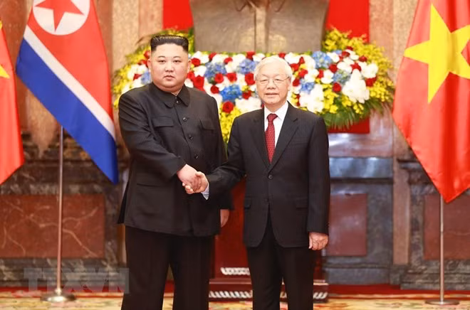 Le dirigeant Nguyen Phu Trong s'entretient avec le président de la RPDC Kim Jong-un ảnh 1