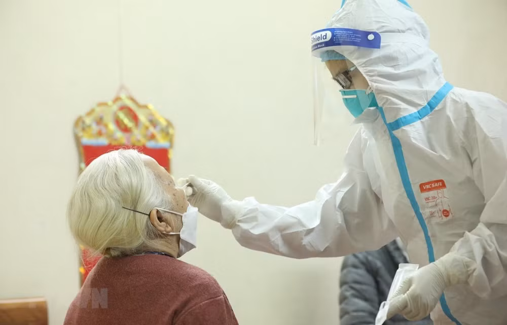 Covid-19 : le Vietnam enregistre 142.136 nouveaux cas en 24 heures ảnh 1
