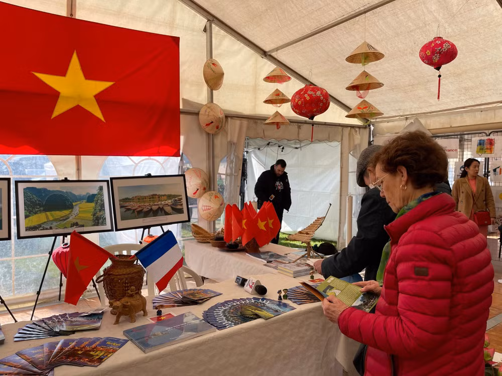 Le Vietnam se brille au Week-end de la Francophonie à Yèbles ảnh 3