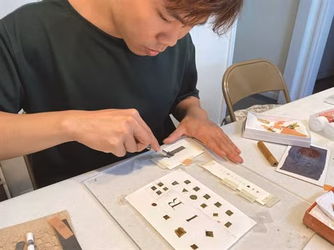 Calligraphie occidentale : Dào Huy Hoàng, un artiste d’envergure internationale ảnh 1 Calligraphie occidentale : Dào Huy Hoàng, un artiste d’envergure internationale ảnh 1
