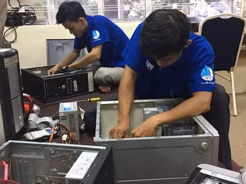 De vieux ordinateurs pour de nouvelles connaissances ảnh 2 De vieux ordinateurs pour de nouvelles connaissances ảnh 2