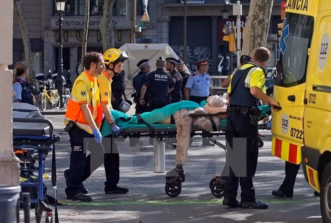 Attentat de Barcelone: des dirigeants vietnamiens envoient leurs messages de condoléances ảnh 1