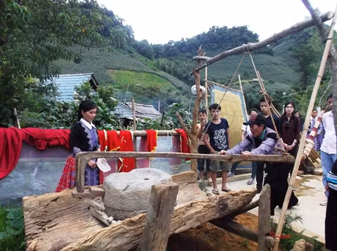 À Son La, immersion dans le village H'mông de Hua Tat ảnh 2