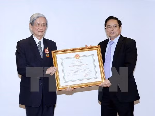 L'Ordre de l'indépendance à l'ancien directeur général de la VNA ảnh 1