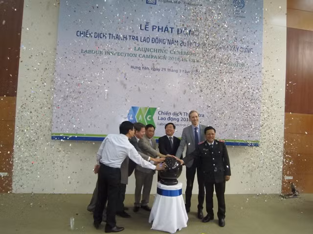 Hung Yen: lancement de la campagne d'inspection du travail 2016 ảnh 1