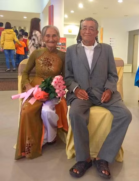 Le "Sourire caché" de la "plus belle vieille femme du monde" ảnh 2