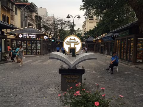 Une "vraie" rue des livres voit le jour à Hanoï ảnh 1