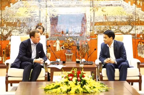Hanoi déroulera le tapis rouge aux investisseurs étrangers ảnh 1