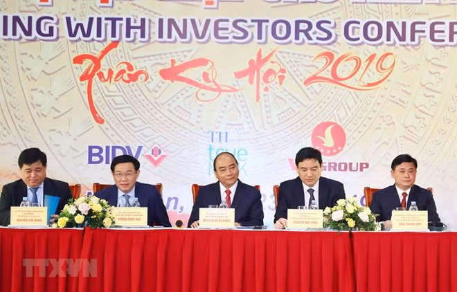 Le PM Nguyen Xuan Phuc assiste à la conférence de printemps des investisseurs à Nghe An ảnh 1
