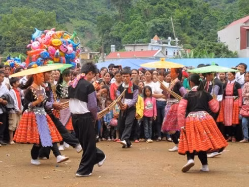 Le Nouvel An traditionnel des H'Mông ảnh 1