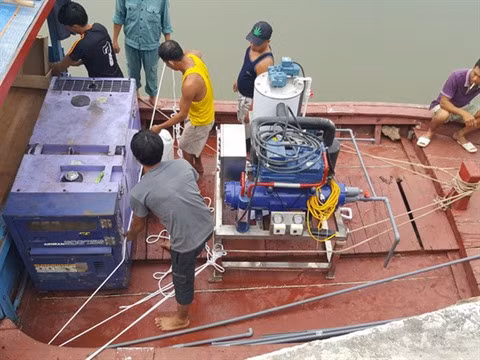 Le Vietnam fabrique avec succès des machines à glace pour chalutiers ảnh 1 Le Vietnam fabrique avec succès des machines à glace pour chalutiers ảnh 1