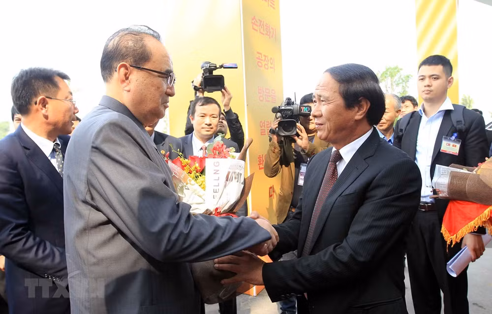 Sommet États-Unis-RPDC: une délégation du WPK de la RPDC visite la ville de Hai Phong ảnh 1