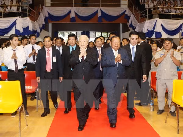 Le SG Nguyên Phu Trong exalte les relations spéciales Vietnam-Laos ảnh 1