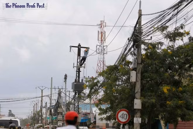 Le Cambodge et la Chine coopèrent dans l'électrification rurale ảnh 1