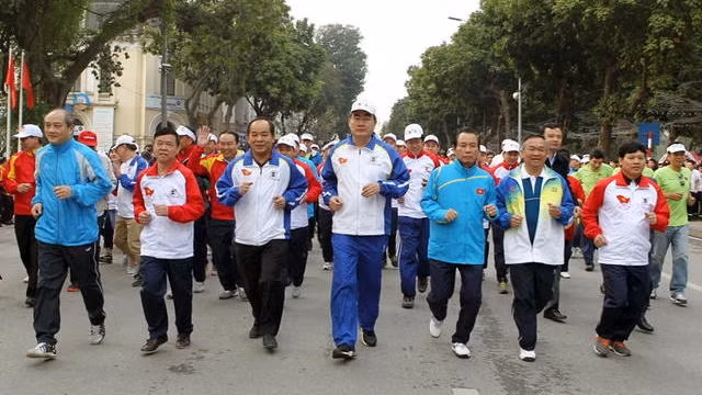 Les habitants de Hanoi font écho à la Course pour la santé ảnh 1