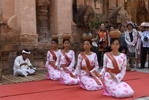 Précis des danses traditionnelles de l’ethnie Cham ảnh 2