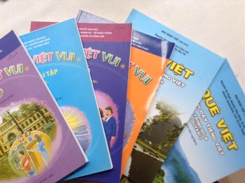 Deux manuels de vietnamien pour les Viêt kiêu ảnh 1