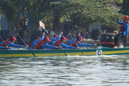 Binh Thuan remporte un Festival international des bateaux-dragons ảnh 1