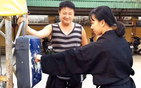 Nguyên Kim Hoàng, un maître d'arts martiaux aveugle ảnh 1