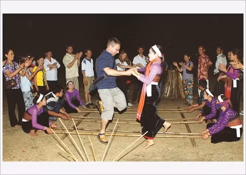Immersion dans la culture Thai au village de Lac ảnh 2