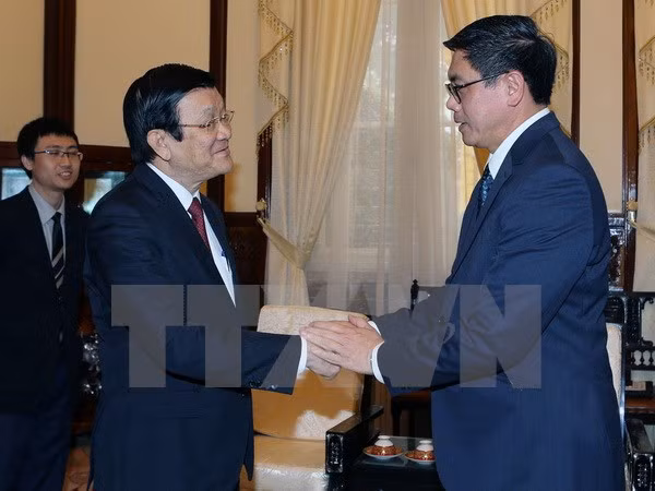 Le chef de l’Etat reçoit l’ambassadeur singapourien ảnh 1