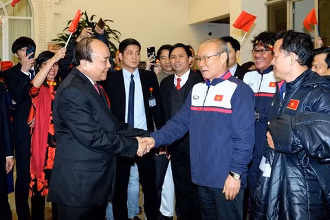 Une joie tellement immense, dit le PM Nguyên Xuân Phuc à l’équipe U23 ảnh 2