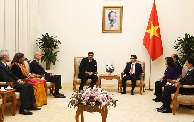 Le vice-PM Vu Duc Dam reçoit la délégation du village SOS international des enfants ảnh 1