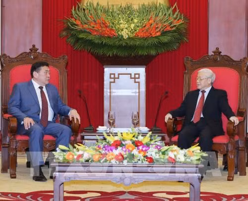 Le leader du PCV reçoit le président de l’Assemblée nationale mongole ảnh 1