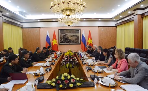 Vietnam et Russie renforcent la coopération dans les techniques militaires ảnh 1