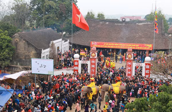 Au cœur de la procession de l’éléphant dans le village de Dào Xa ảnh 1 Au cœur de la procession de l’éléphant dans le village de Dào Xa ảnh 1