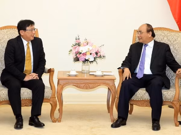 Le Premier ministre Nguyen Xuan Phuc reçoit le président du groupe Sojitz (Japon) ảnh 1