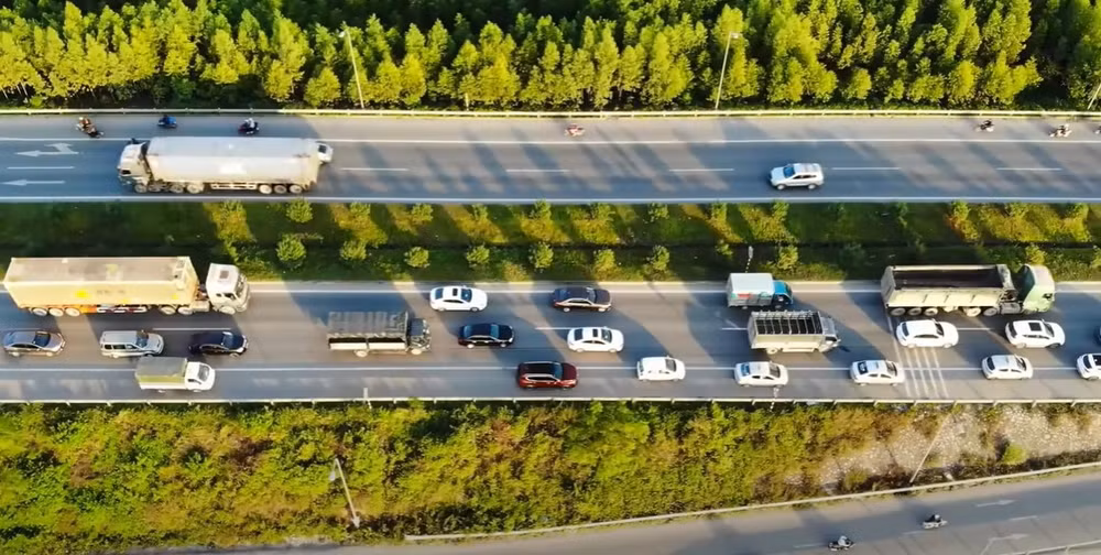 Bac Giang s'efforce de réaliser des percées dans le développement de ses infrastructures de transport ảnh 1