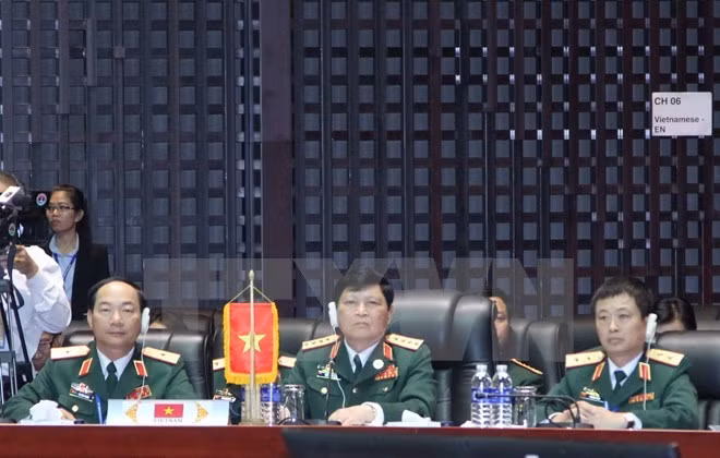 L'ADMM-10 réaffirme l’importance de la libre navigation maritime et aérienne en Mer Orientale ảnh 1